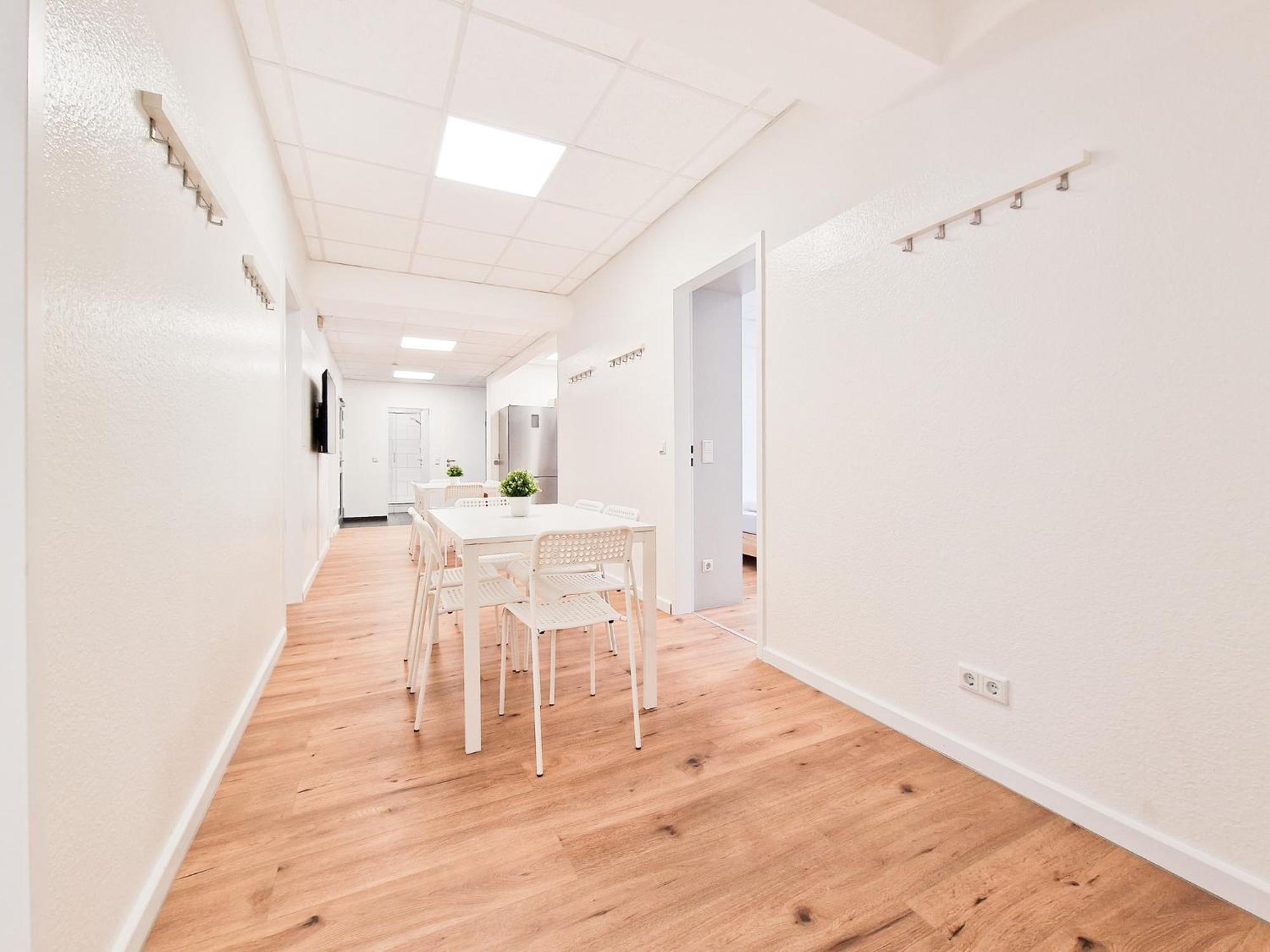 Raj Living - City Center Apartments With 5 Rooms - 10 Min Messe Dus Düsseldorf Kültér fotó